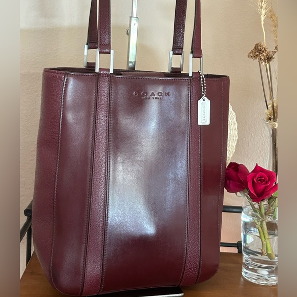 Coach Handbags - COACH Vintage ‘99 Bridle Bucket Tote in Currant